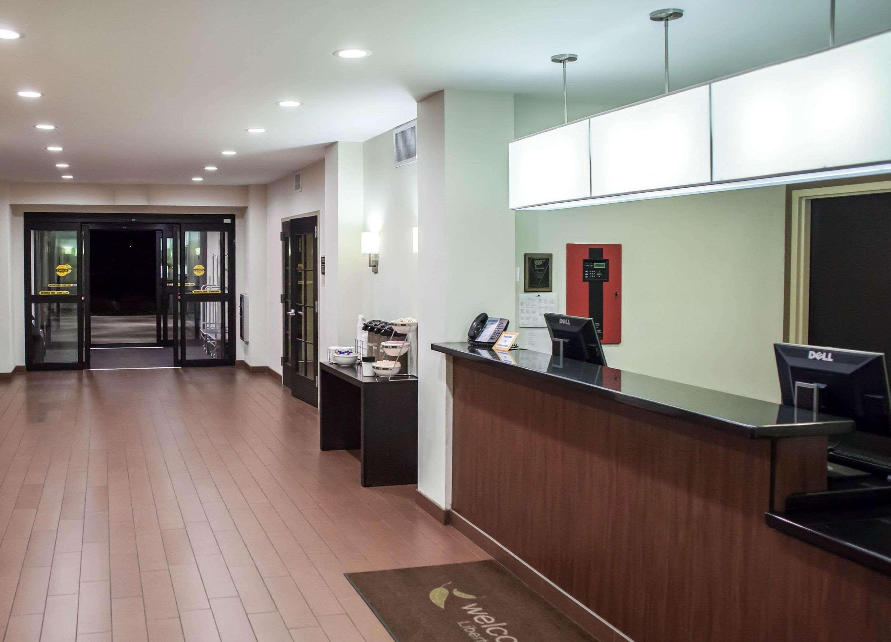 Sleep Inn&Suites Indoor Waterpark Liberty Buitenkant foto